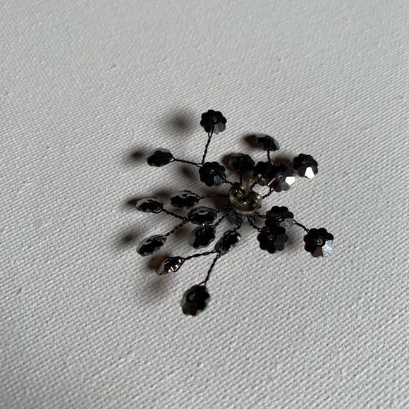 Bold Sparkly earrings - Picture 7 of 15